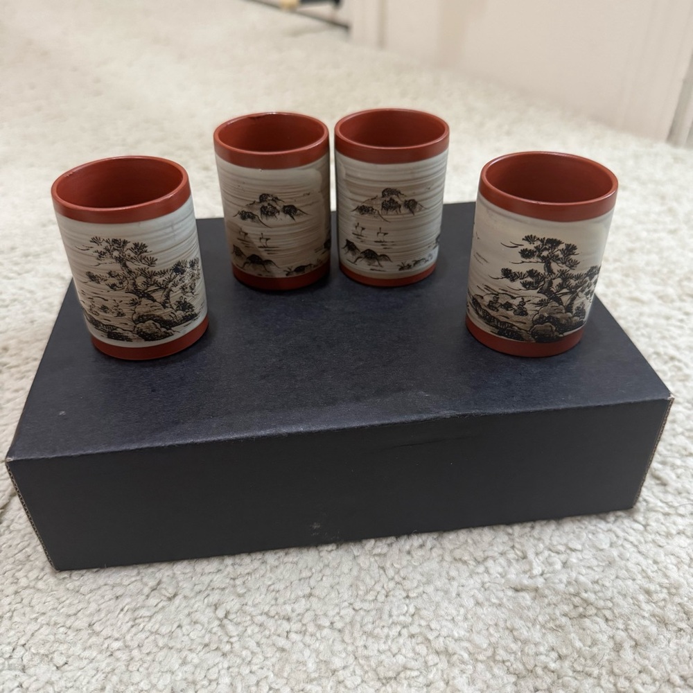 Vintage Japanese Ceramic Sake Set 5pc Tokkuri Bottle Ochoko Cups Made in Japan - Picture 6 of 13